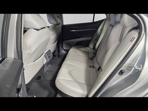 Used 2023 Toyota Camry SE image 17