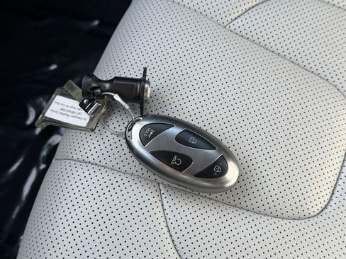 Used 2025 Hyundai Elantra Limited image 22