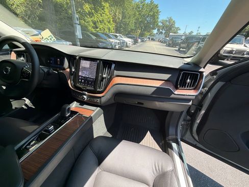 Certified 2024 Volvo XC60 B5 Plus w/ Protection Package Premier AWD/4WD image 20
