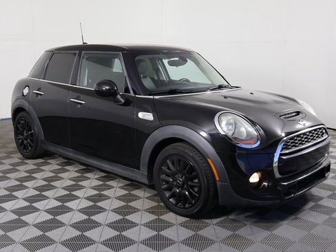 Used 2016 MINI Cooper S image 3