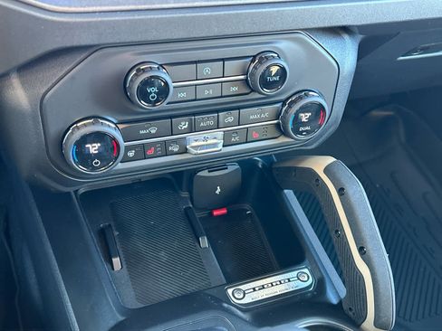 New 2025 Ford Bronco Badlands w/ Sasquatch Package image 43