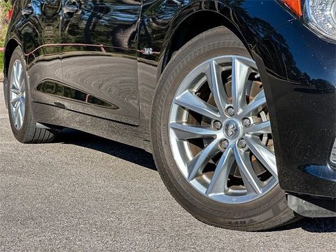 Used 2017 INFINITI Q50 3.0t Premium w/ Driver Assistance Package image 2