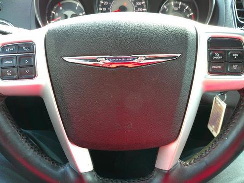 Used 2013 Chrysler 200 Limited image 9