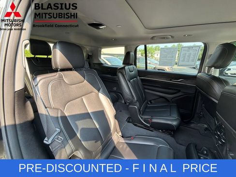 Used 2023 Jeep Grand Cherokee L Limited AWD/4WD image 43