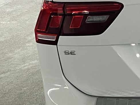 Used 2022 Volkswagen Tiguan SE image 33