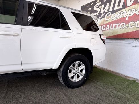 Used 2016 Toyota 4Runner SR5 image 2