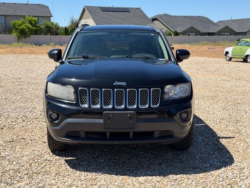 Used 2016 Jeep Compass Latitude FWD image 5