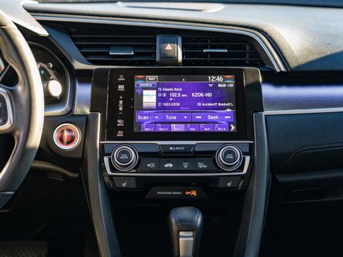 Used 2016 Honda Civic Touring image 25