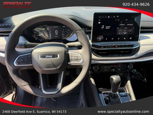 Used 2024 Jeep Compass Latitude AWD/4WD image 16
