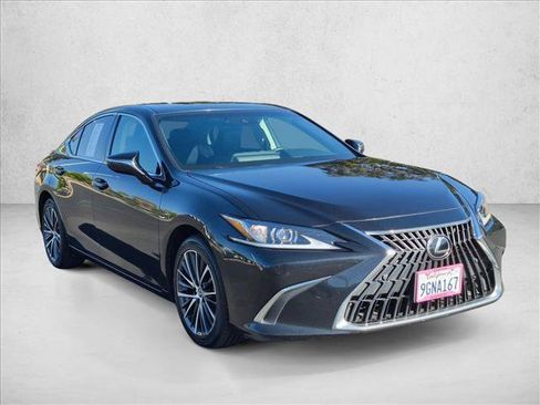 Used 2023 Lexus ES 300h w/ Premium Package FWD image 3