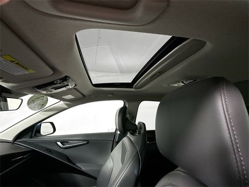 Used 2023 Kia Niro EX Touring image 21