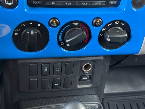 Used 2007 Toyota FJ Cruiser 4WD image 21