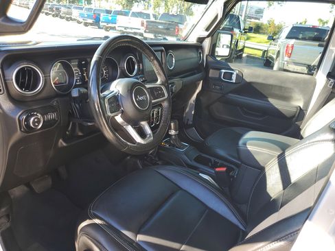 Used 2022 Jeep Gladiator Overland w/ Popular Equipment Package image 13