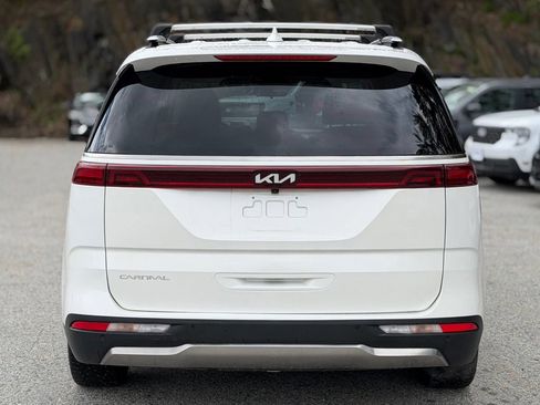 Used 2024 Kia Carnival SX FWD image 4