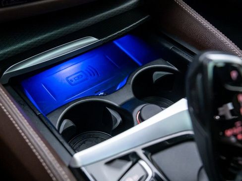 Used 2021 BMW M550i xDrive w/ Dynamic Handling Package image 30