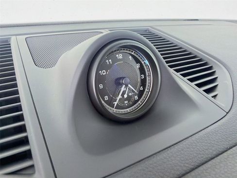 Certified 2025 Porsche Macan image 17