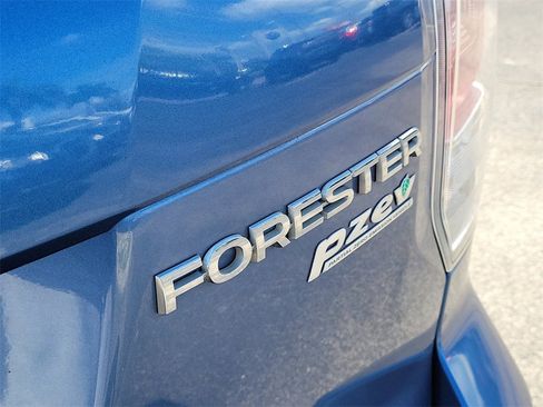 Used 2017 Subaru Forester 2.5i w/ Alloy Wheel Package image 6