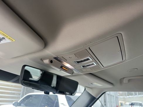 Used 2022 Land Rover Defender 110 S image 26