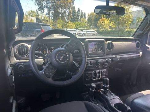 Used 2023 Jeep Wrangler Unlimited AWD/4WD image 7