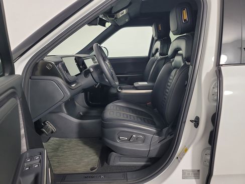 Used 2024 Rivian R1S Adventure AWD/4WD image 20