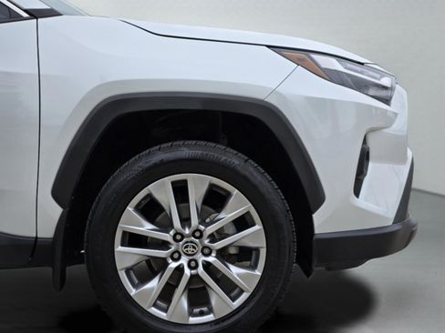 Used 2024 Toyota RAV4 XLE Premium image 33