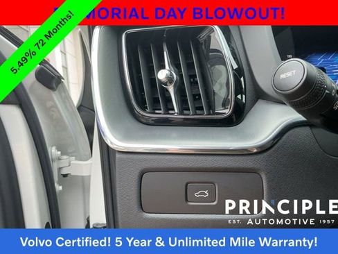 Certified 2023 Volvo XC60 B5 Core FWD image 25