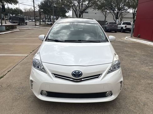 Used 2012 Toyota Prius V Five image 16