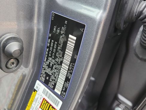 Used 2024 Toyota Highlander XLE image 19