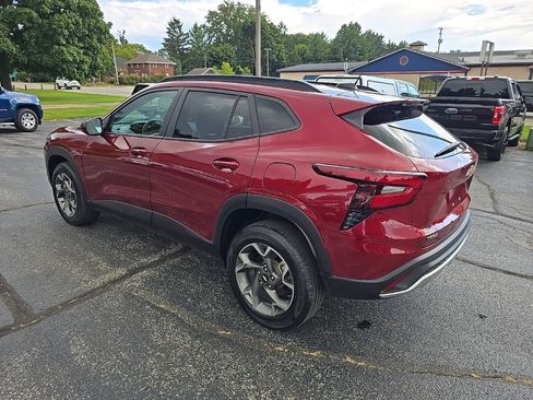 Used 2024 Chevrolet Trax LT w/ Driver Confidence Package image 3