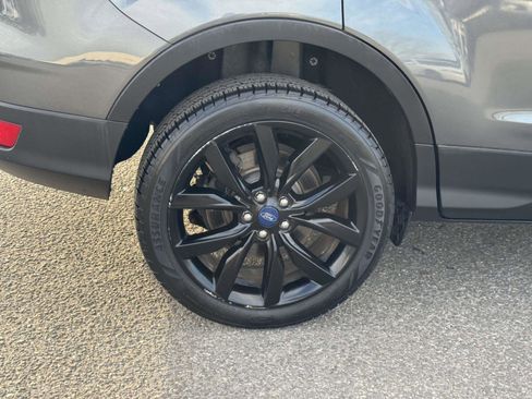 Used 2018 Ford Escape SE w/ SE Sport Appearance Package image 8