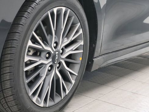 Used 2023 Kia Forte GT-Line w/ GT-Line Premium Package FWD image 31