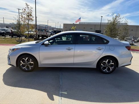 Used 2019 Kia Forte LXS image 8