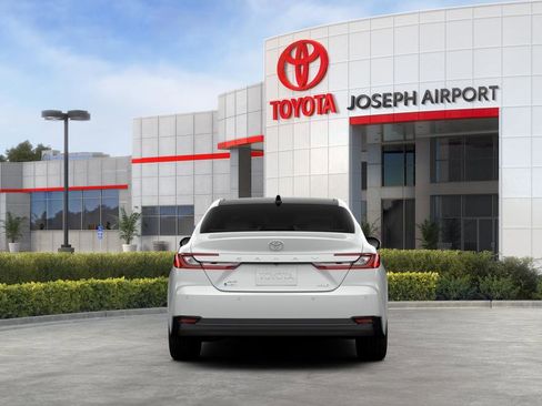 New 2026 Toyota Camry Hybrid AWD/4WD image 24
