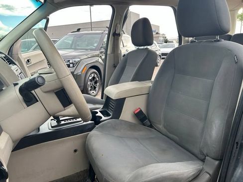 Used 2008 Ford Escape XLS FWD image 6