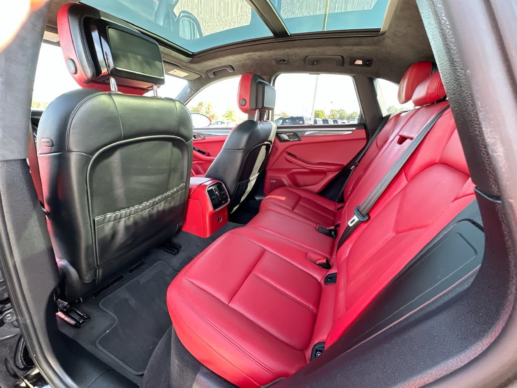 Used 2020 Porsche Macan Turbo AWD/4WD image 4