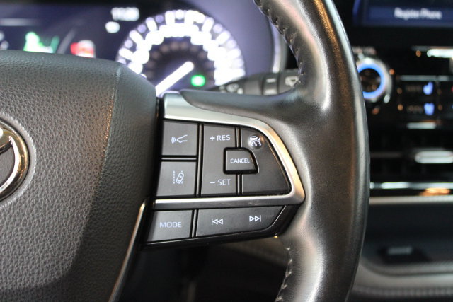 Used 2020 Toyota Highlander Platinum AWD/4WD image 17