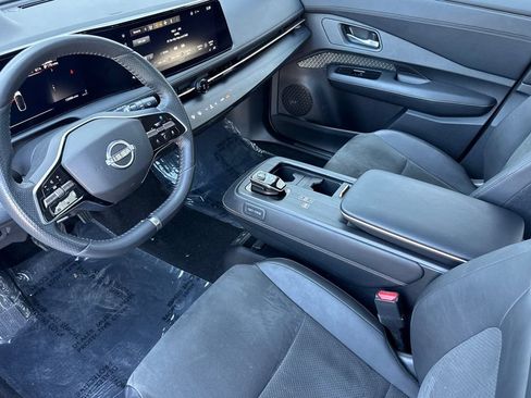 Used 2024 Nissan Ariya AWD image 9