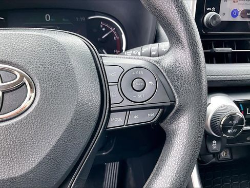 Used 2025 Toyota RAV4 XLE image 23