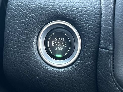 Used 2021 GMC Yukon Denali AWD/4WD image 17