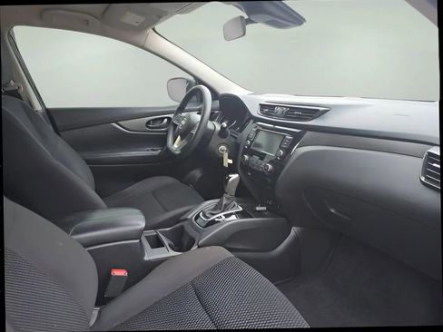Used 2021 Nissan Rogue Sport S image 22