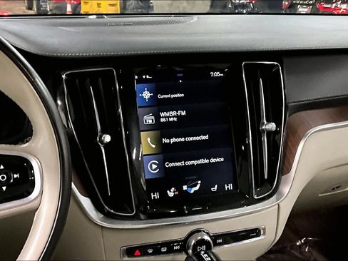 Used 2020 Volvo V60 T5 Cross Country w/ Protection Package image 7