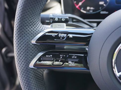 Used 2026 Mercedes-Benz GLC 300 4MATIC image 23