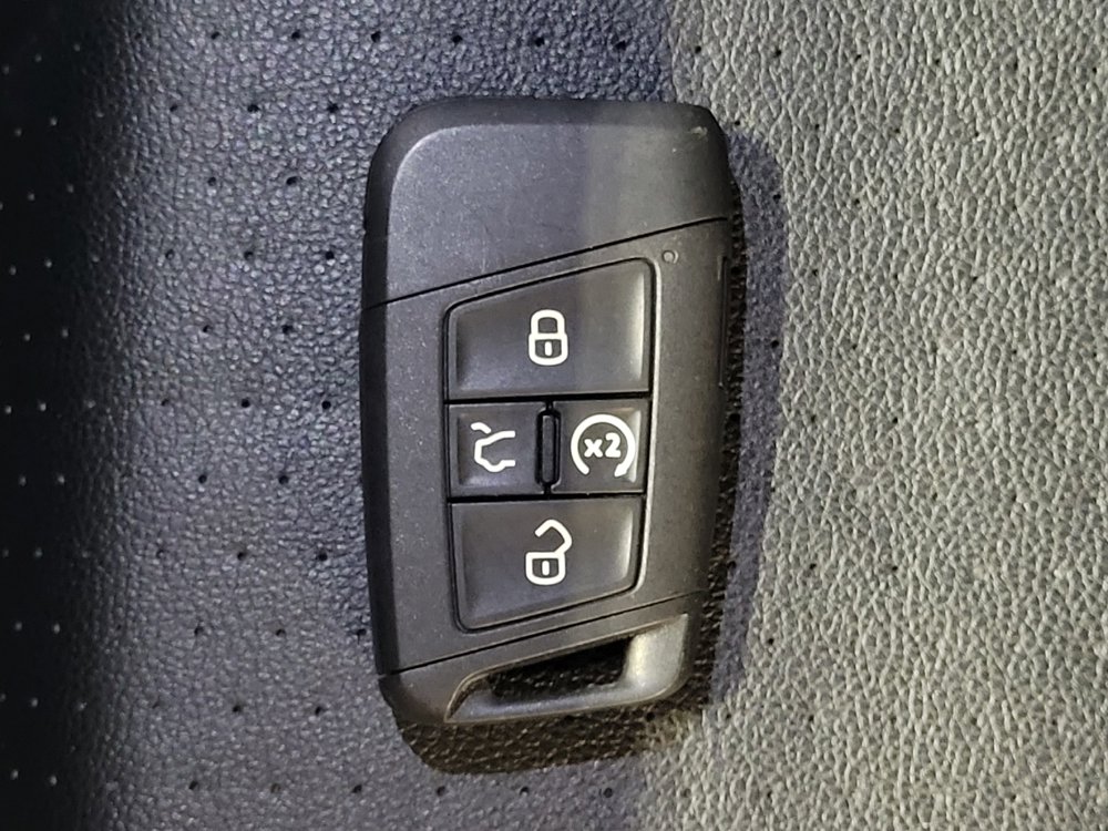 Used 2023 Volkswagen Atlas Cross Sport SE FWD image 32