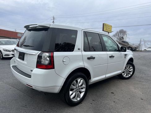 Used 2011 Land Rover LR2 HSE LUX image 4