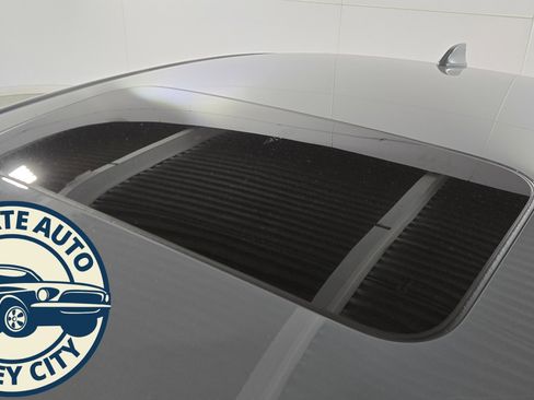 Used 2023 Honda Accord EX-L image 9