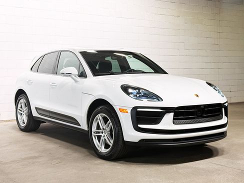 Used 2025 Porsche Macan image 6
