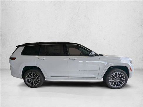 New 2026 Jeep Grand Cherokee L Summit image 4