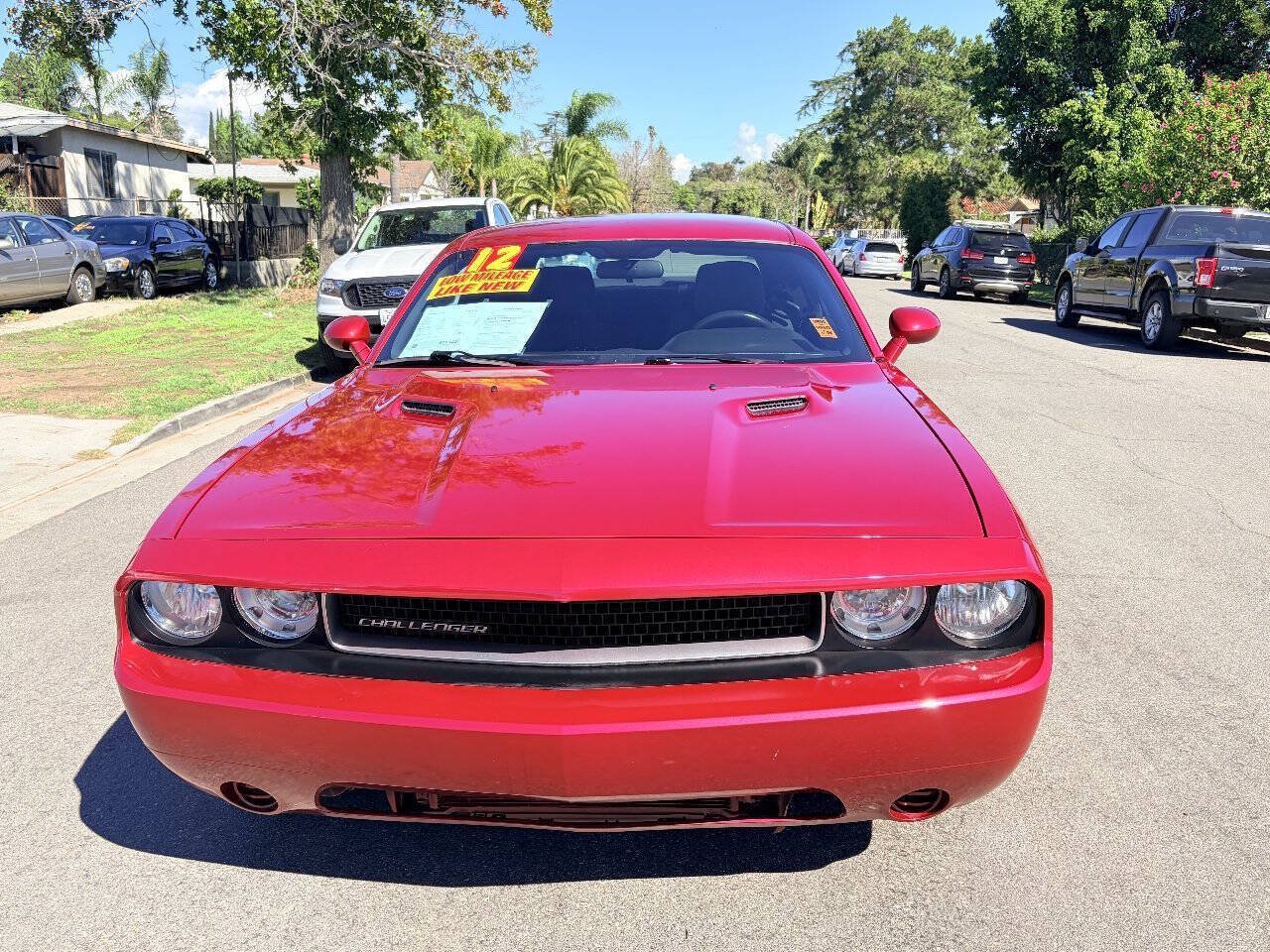 Used 2012 Dodge Challenger SXT RWD image 2
