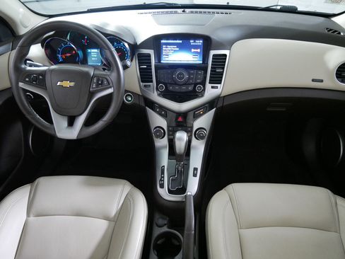 Used 2013 Chevrolet Cruze LTZ FWD image 10