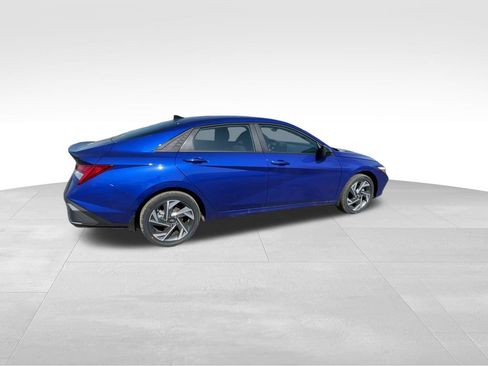 New 2025 Hyundai Elantra SEL image 23